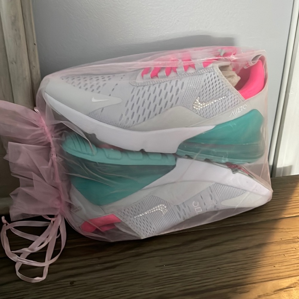 Nike W Air Max 270 platinum white- pink blast -mint- Swarovski Crystal Nike Logo